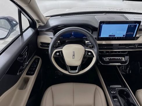 New 2026 Lincoln Corsair Premiere w/ Rear Removable Package Tray FWD image 24