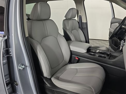 Certified 2025 Honda Pilot Touring image 21
