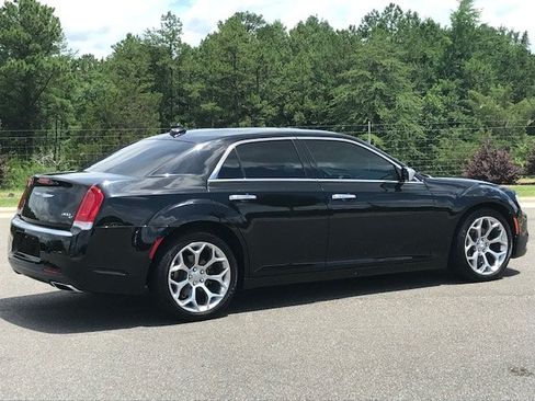 Used 2018 Chrysler 300 C w/ Sun, Sound & Nav Package RWD image 3