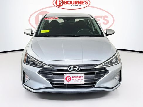 Used 2020 Hyundai Elantra SE w/ Cargo Package (C1) FWD image 3