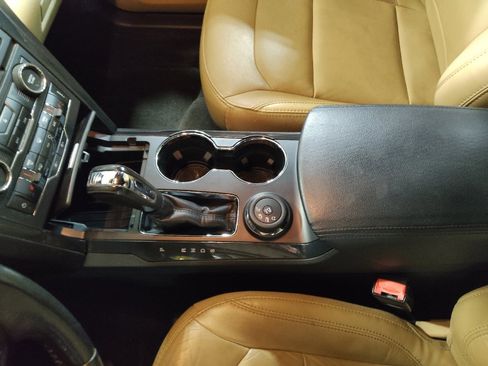 Used 2017 Ford Explorer XLT w/ Equipment Group 202A image 26