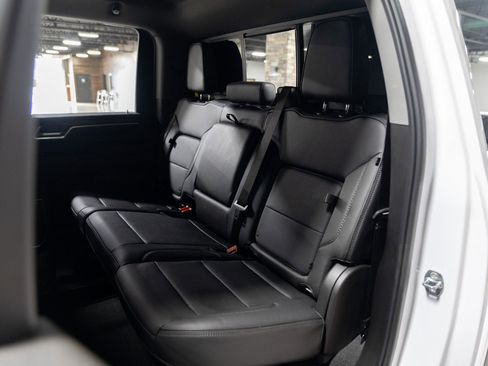 Used 2025 GMC Sierra 2500 Denali image 39