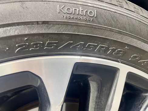 Used 2025 Toyota Camry XLE image 10