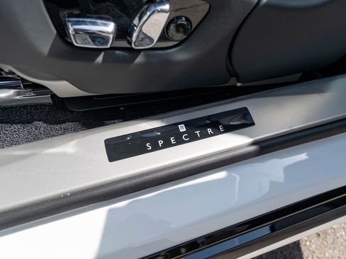 Used 2025 Rolls-Royce Spectre w/ Spectre Launch Package AWD/4WD image 9