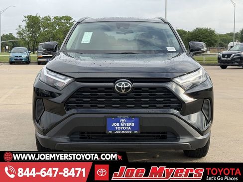 Used 2025 Toyota RAV4 XLE w/ Convenience Package image 3