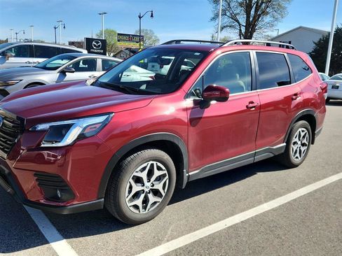 Used 2024 Subaru Forester Premium AWD/4WD image 9