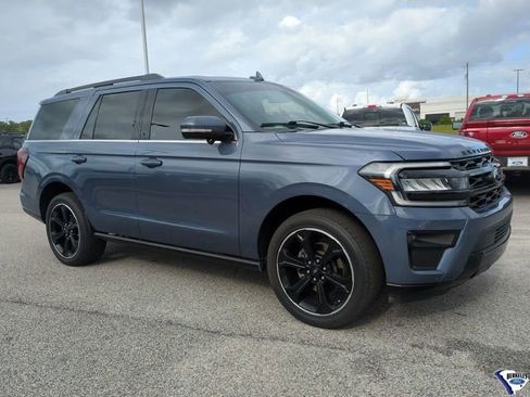 Used 2023 Ford Expedition Limited RWD image 1