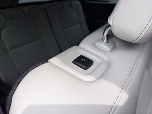 Used 2026 Lincoln Aviator AWD image 23