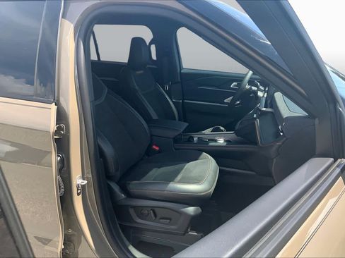 Used 2026 Ford Explorer Tremor w/ Tremor Ultimate Package AWD/4WD image 9