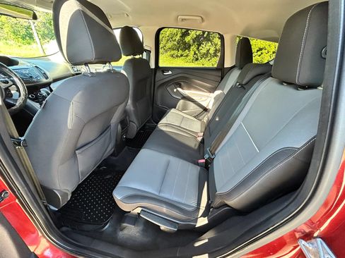 Used 2017 Ford Escape SE FWD image 13