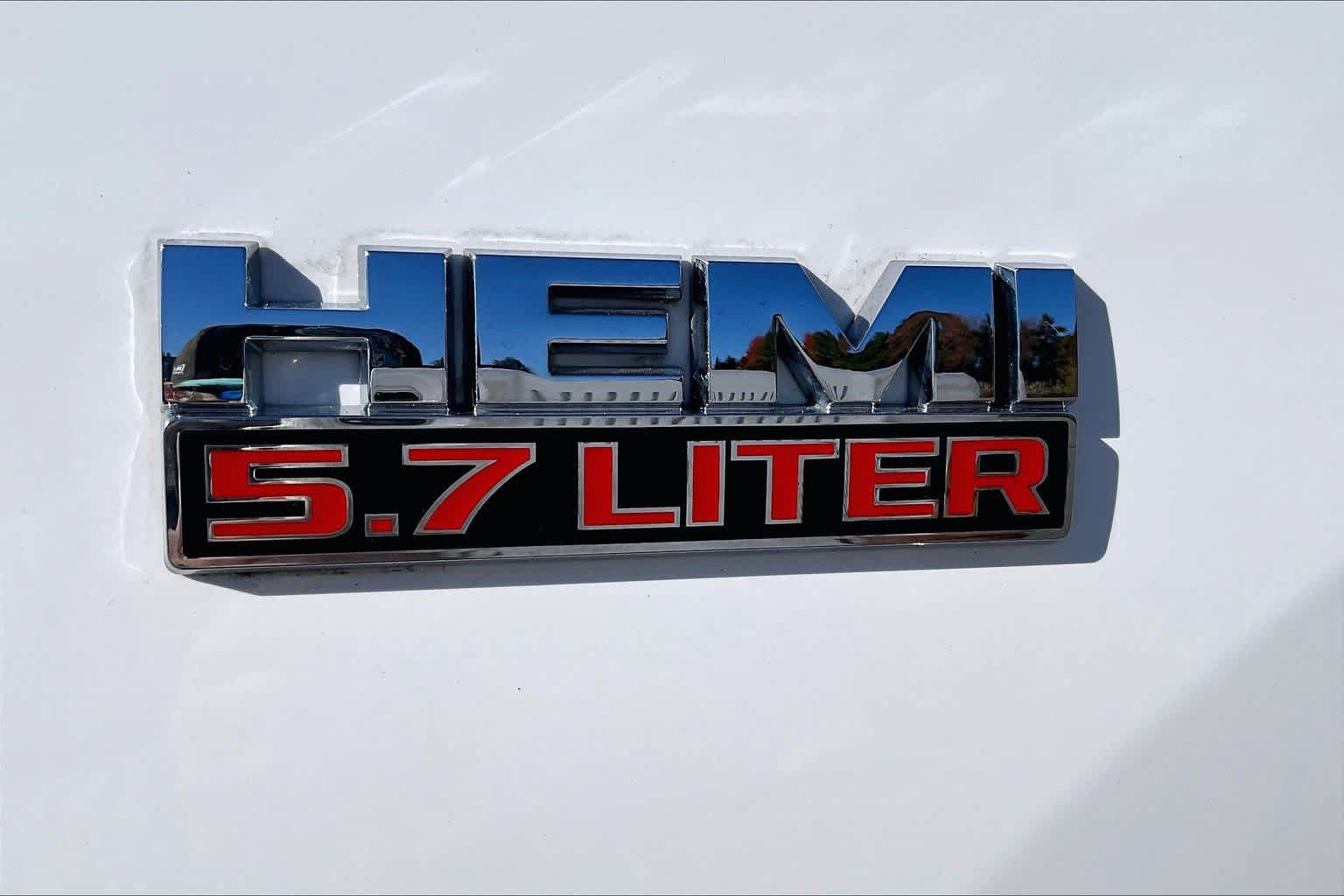 Used 2017 RAM 1500 Express w/ Express Value Package AWD/4WD image 10