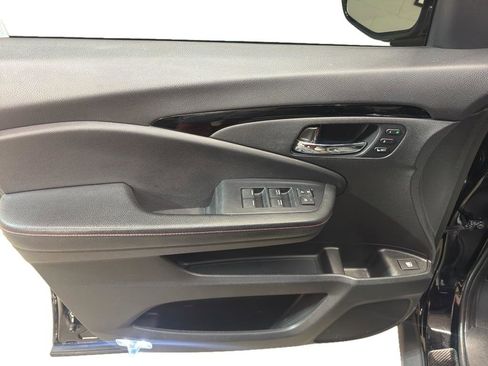 Used 2019 Honda Ridgeline Black Edition image 14