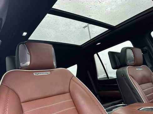 Used 2023 GMC Yukon Denali Ultimate image 17