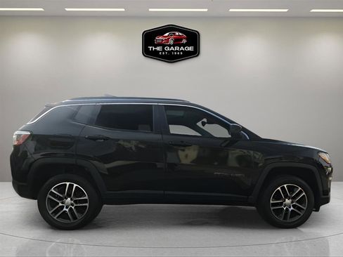 Used 2018 Jeep Compass Latitude w/ Popular Equipment Group AWD/4WD image 7