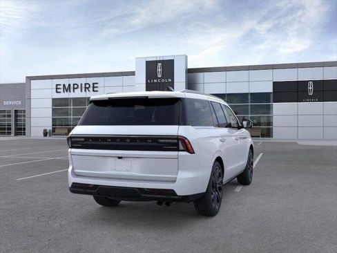 New 2026 Lincoln Navigator Reserve image 8