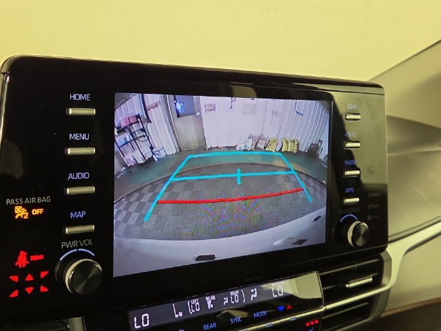 Used 2024 Toyota Sienna XLE FWD image 19