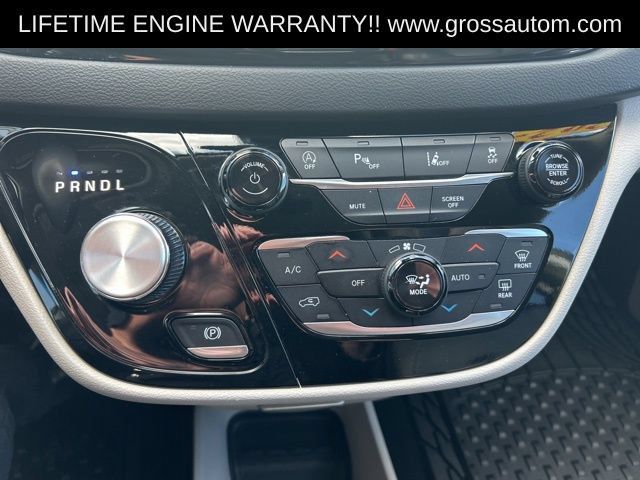 Used 2024 Chrysler Pacifica Touring-L FWD image 31