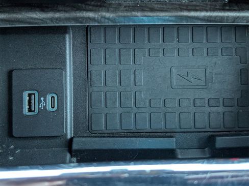 Used 2021 Ford Expedition Limited image 23