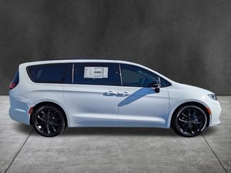 New 2026 Chrysler Pacifica Select w/ S Appearance Package video 3