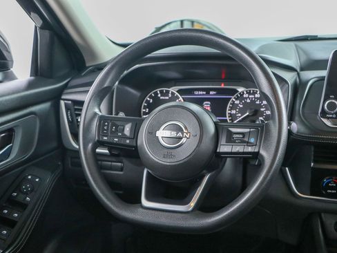 Used 2024 Nissan Rogue SV FWD image 12