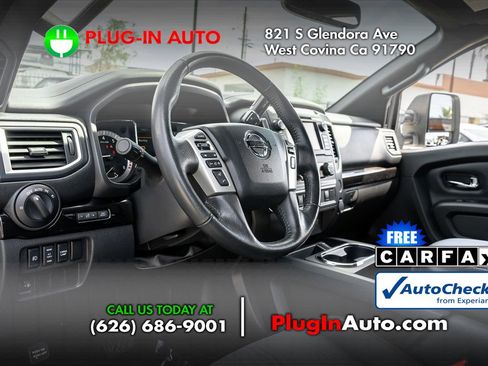 Used 2019 Nissan Titan SV w/ SV Convenience Package image 7