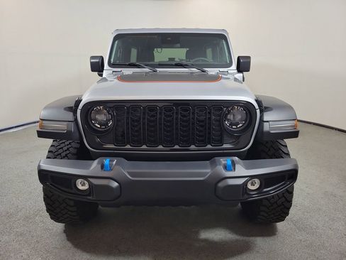 Used 2024 Jeep Wrangler Unlimited AWD/4WD image 2