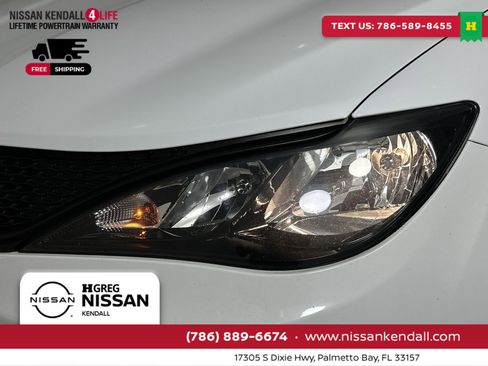 Used 2023 Chrysler Voyager LX image 34