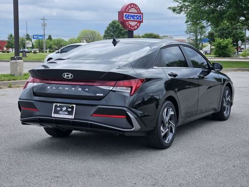 New 2026 Hyundai Elantra Limited FWD image 7