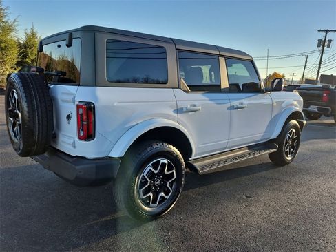 Used 2025 Ford Bronco Outer Banks image 15