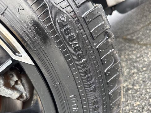 Used 2016 Toyota Tundra SR5 w/ SR5 Upgrade Package image 30