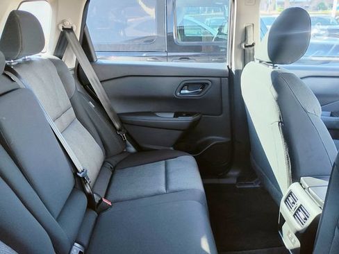 Used 2025 Nissan Rogue SV FWD image 5