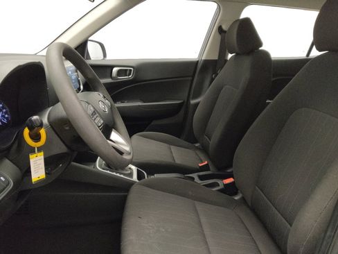 Used 2020 Hyundai Venue SE image 17