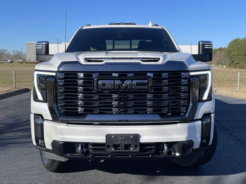 Used 2024 GMC Sierra 3500 Denali Ultimate image 3