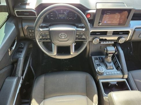 Used 2024 Toyota Tacoma TRD Sport AWD/4WD image 12