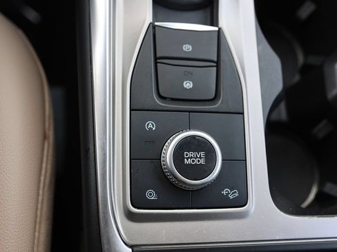 Used 2021 Ford Explorer Limited w/ Equipment Group 301A AWD/4WD image 36