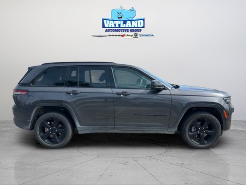 Certified 2025 Jeep Grand Cherokee Altitude AWD/4WD image 6