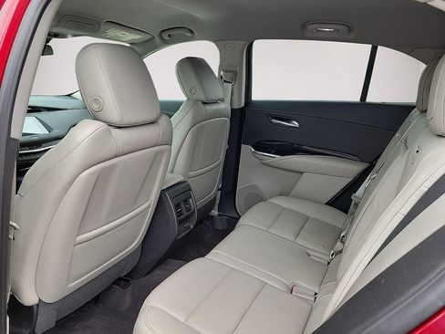 Used 2019 Cadillac XT4 Premium Luxury FWD image 8