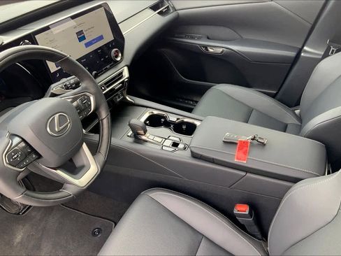 Used 2025 Lexus RX 350 Premium w/ Accessory Package (Z1) FWD image 16