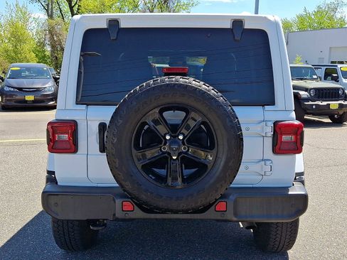 Used 2022 Jeep Wrangler Unlimited Sahara AWD/4WD image 5