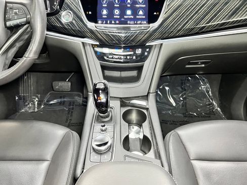 Used 2025 Cadillac XT6 Premium Luxury FWD image 14