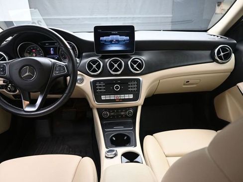 Used 2019 Mercedes-Benz GLA 250 GLA 250 image 9