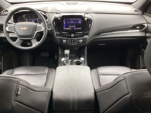 Used 2023 Chevrolet Traverse LT FWD image 4