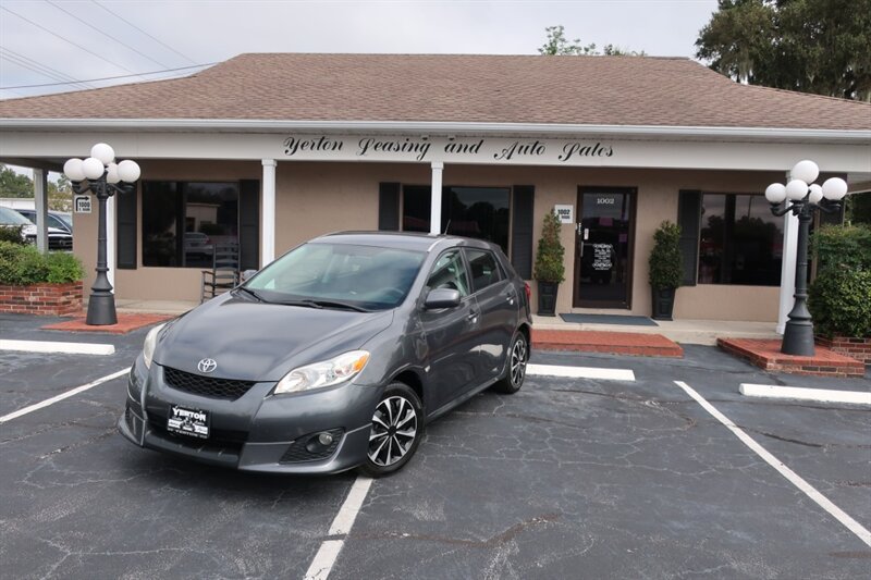 Used 2010 Toyota Matrix w/ PWR Pkg FWD image 1