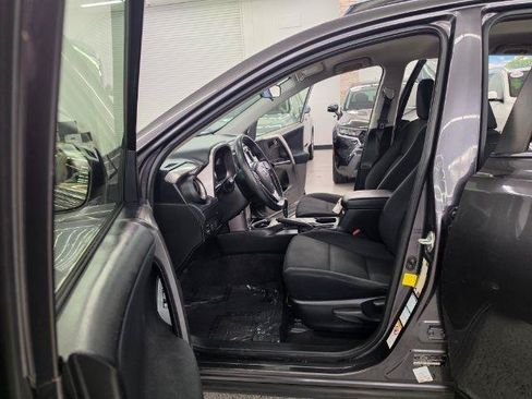 Used 2016 Toyota RAV4 LE AWD/4WD image 33