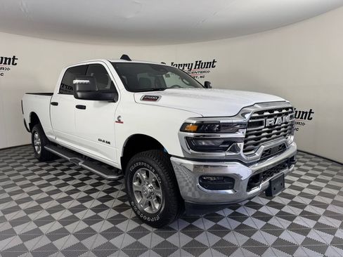Used 2025 RAM 2500 Big Horn AWD/4WD image 6