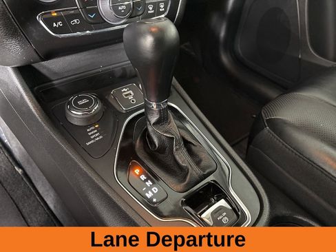 Used 2022 Jeep Cherokee Limited image 18