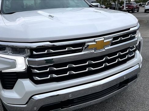 Used 2024 Chevrolet Silverado 1500 LTZ w/ Technology Package AWD/4WD image 29