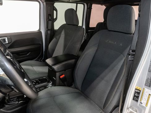 Used 2024 Jeep Wrangler Unlimited Sahara AWD/4WD image 10