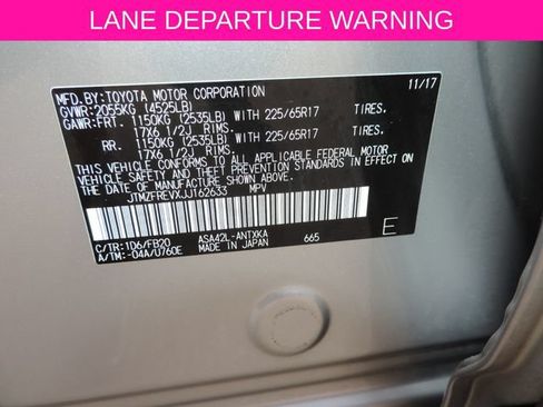 Used 2018 Toyota RAV4 LE FWD image 11