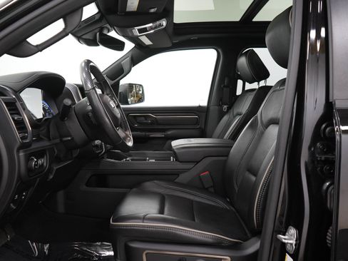 Used 2020 RAM 1500 Limited w/ Black Appearance Package AWD/4WD image 25